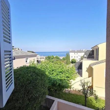 Jolie A Erbalunga- A Deux Pas De La Brando