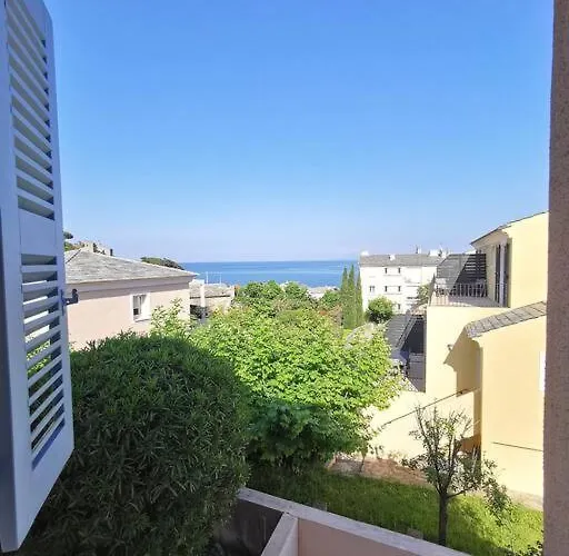 Jolie A Erbalunga- A Deux Pas De La Brando